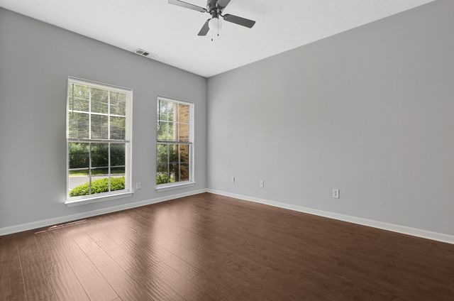 907 Churchill Xing Unit 907, Madison, TN 37115