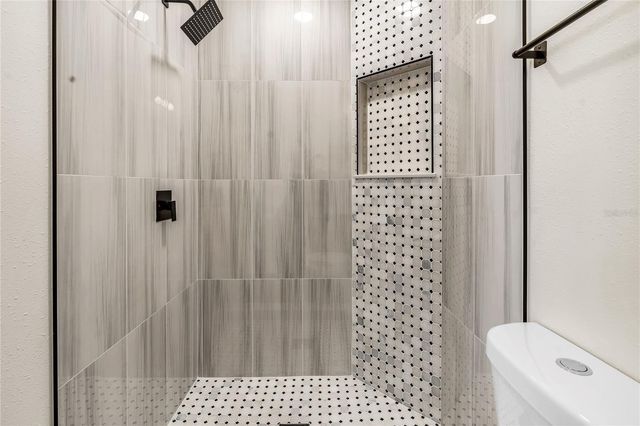 1807 W CLUSTER AVENUE, Tampa, FL 33604