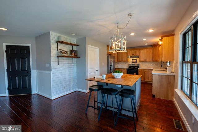 395 MASON FARM DR, Kearneysville, WV 25430