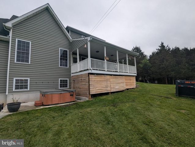 395 MASON FARM DR, Kearneysville, WV 25430