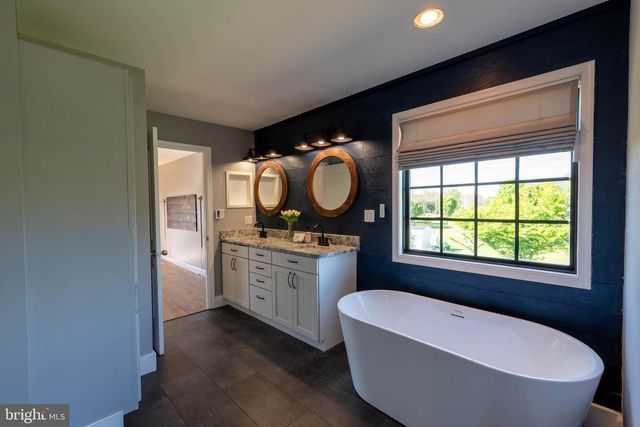 395 MASON FARM DR, Kearneysville, WV 25430