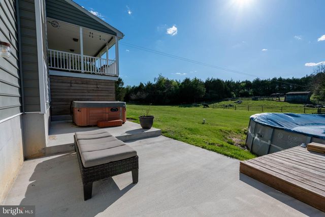 395 MASON FARM DR, Kearneysville, WV 25430