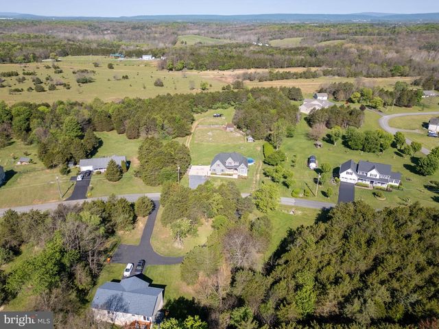 395 MASON FARM DR, Kearneysville, WV 25430