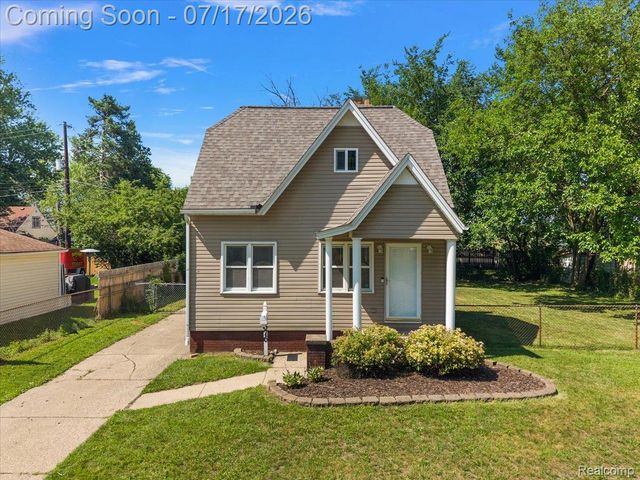 676 W Coy Avenue, Hazel Park, MI 48030