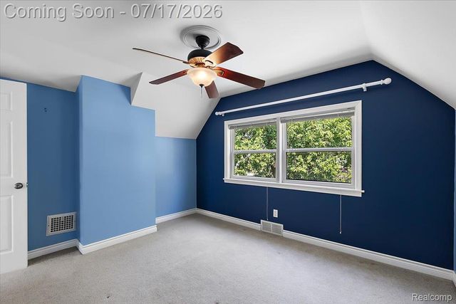 676 W Coy Avenue, Hazel Park, MI 48030