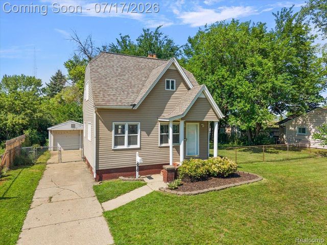 676 W Coy Avenue, Hazel Park, MI 48030