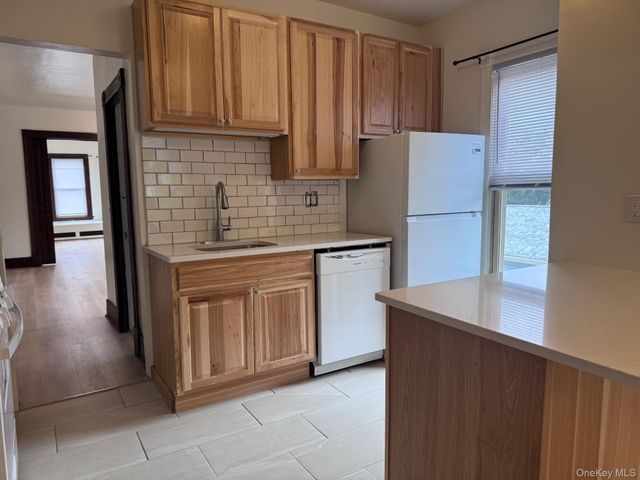41 Lagrange Avenue 2, Poughkeepsie, NY 12603