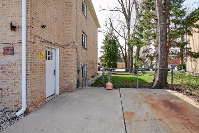 8805 Dee Road GN, Des Plaines, IL 60016
