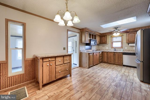 17 ASPEN DR, Manheim, PA 17545
