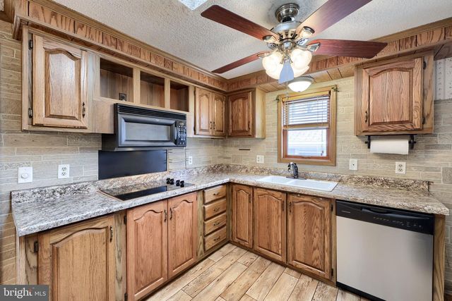 17 ASPEN DR, Manheim, PA 17545
