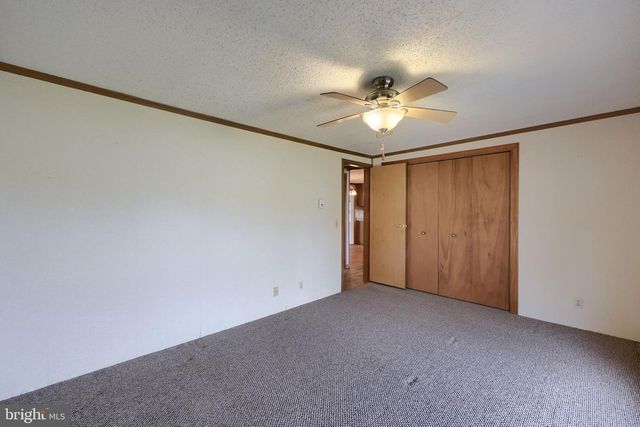 17 ASPEN DR, Manheim, PA 17545