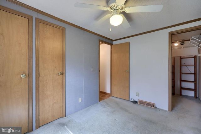 17 ASPEN DR, Manheim, PA 17545