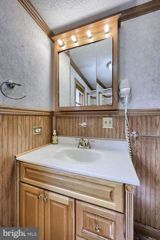 17 ASPEN DR, Manheim, PA 17545