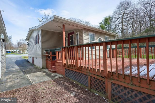 17 ASPEN DR, Manheim, PA 17545