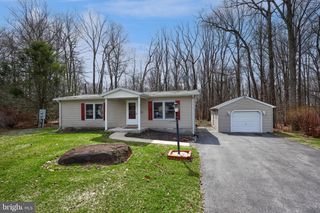 17 ASPEN DR, Manheim, PA 17545