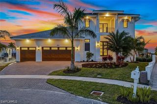 810 Elm CT, Marco Island, FL 34145