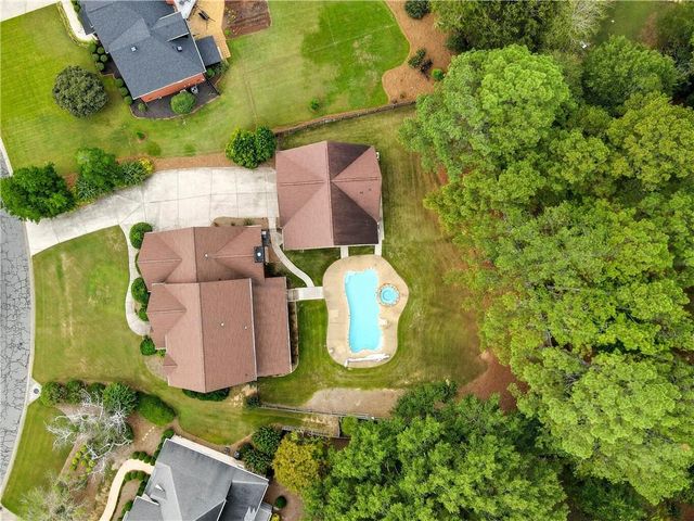 10 Buckingham Court, Cartersville, GA 30120
