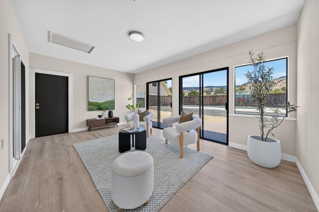 10980 New Avenue, Gilroy, CA 95020