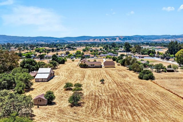 10980 New Avenue, Gilroy, CA 95020
