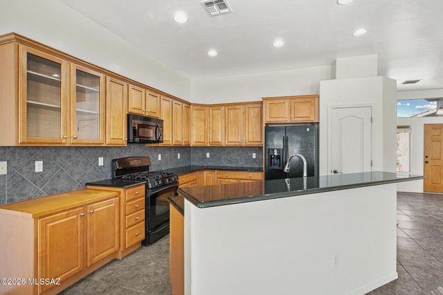 1053 S Seldon Place, Vail, AZ 85641