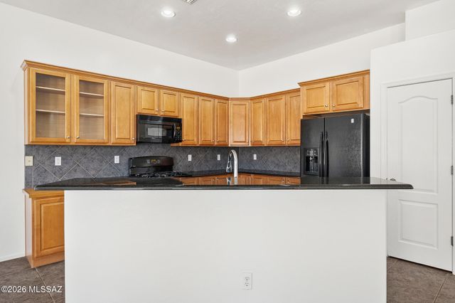 1053 S Seldon Place, Vail, AZ 85641