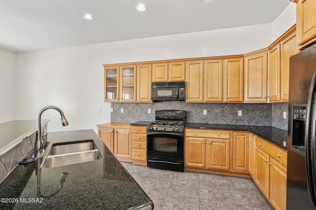 1053 S Seldon Place, Vail, AZ 85641