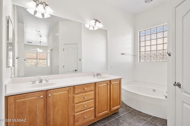 1053 S Seldon Place, Vail, AZ 85641