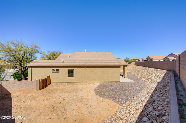 1053 S Seldon Place, Vail, AZ 85641