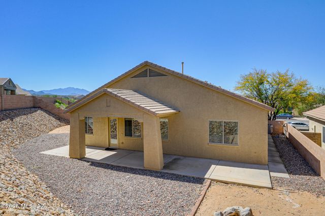 1053 S Seldon Place, Vail, AZ 85641