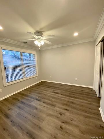 40 Neal 40, Setauket, NY 11733