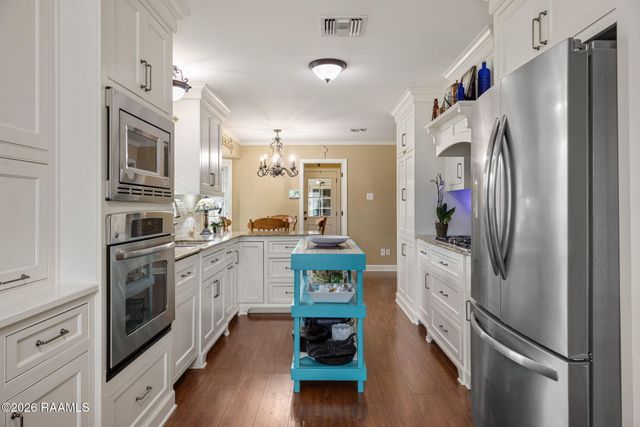 101 Mountainside Drive, Lafayette, LA 70503