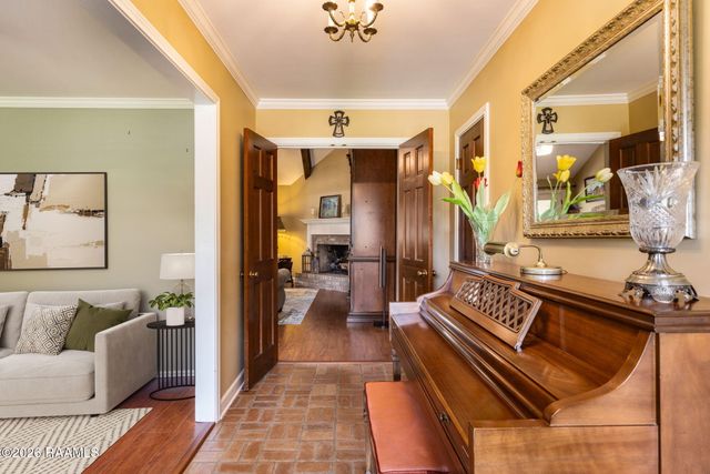 101 Mountainside Drive, Lafayette, LA 70503