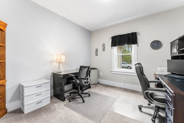 230 Southbridge Rd, Charlton, MA 01507