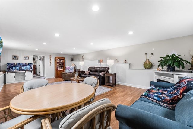 230 Southbridge Rd, Charlton, MA 01507