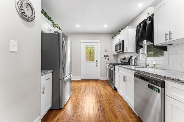 230 Southbridge Rd, Charlton, MA 01507