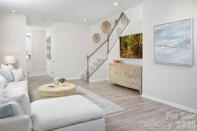 9234 Pagoda Oak Drive, Charlotte, NC 28269