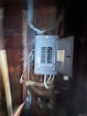 35 Sandi Drive, Poughkeepsie, NY 12603