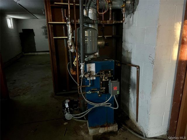 35 Sandi Drive, Poughkeepsie, NY 12603