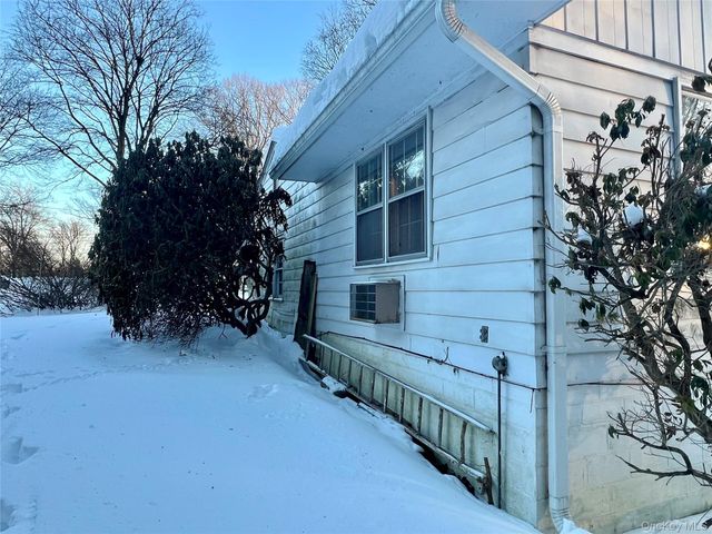 35 Sandi Drive, Poughkeepsie, NY 12603