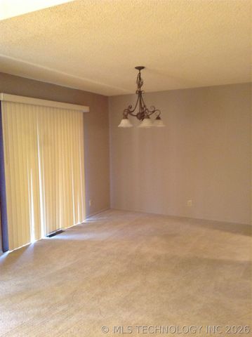 5521 E 51st Street 8-B, Tulsa, OK 74135