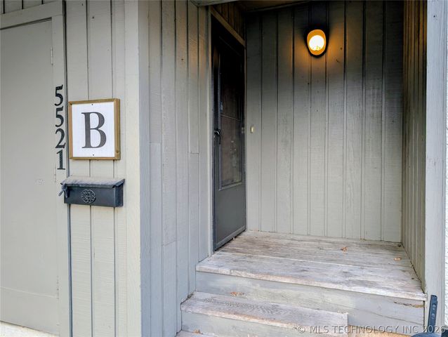 5521 E 51st Street 8-B, Tulsa, OK 74135