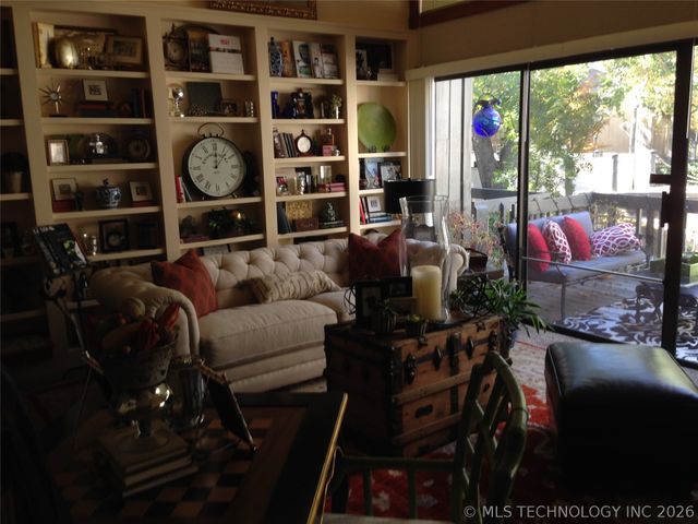 5521 E 51st Street 8-B, Tulsa, OK 74135