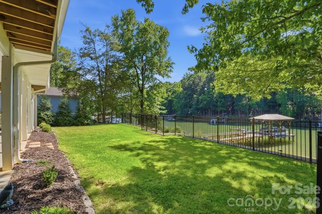 2113 Bon Villa Way, Tega Cay, SC 29708