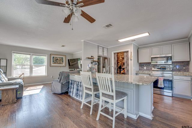 261 Harbor Dr, Gun Barrel City, TX 75156