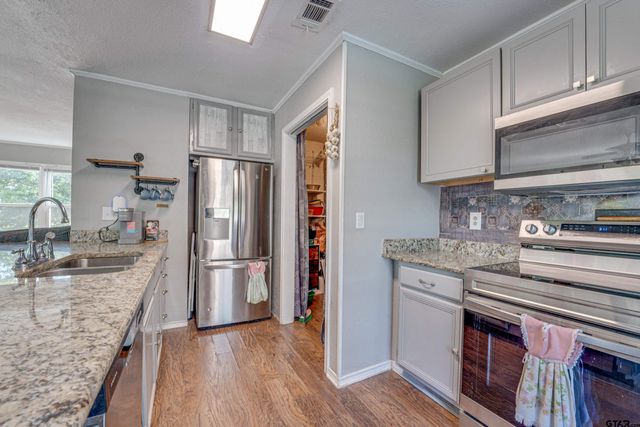 261 Harbor Dr, Gun Barrel City, TX 75156