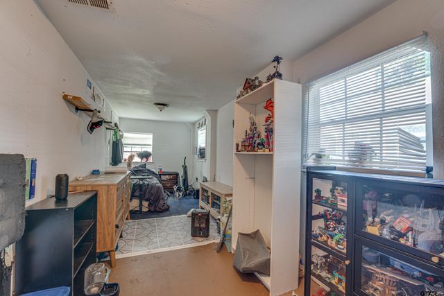 261 Harbor Dr, Gun Barrel City, TX 75156