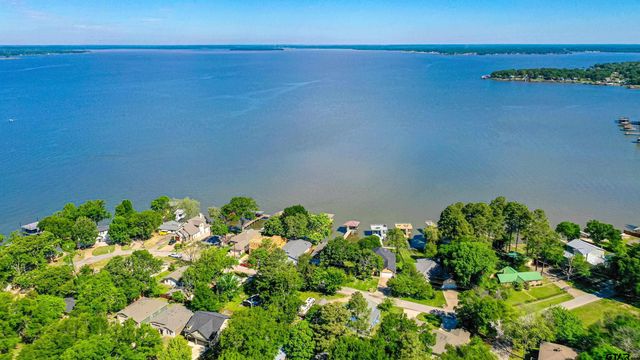 261 Harbor Dr, Gun Barrel City, TX 75156