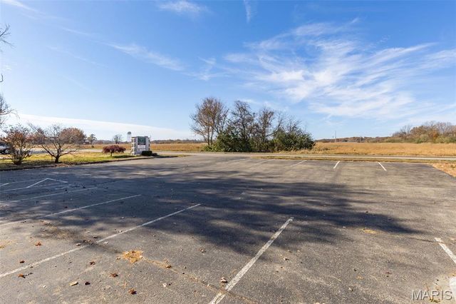 160 Westmount Drive, Farmington, MO 63640