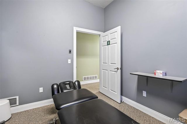 160 Westmount Drive, Farmington, MO 63640