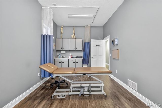 160 Westmount Drive, Farmington, MO 63640